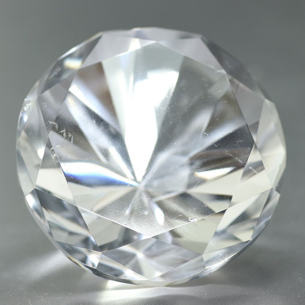 [インド/マニハール産]ヒマラヤ水晶ダイヤモンドカット（直径約55.5mm）