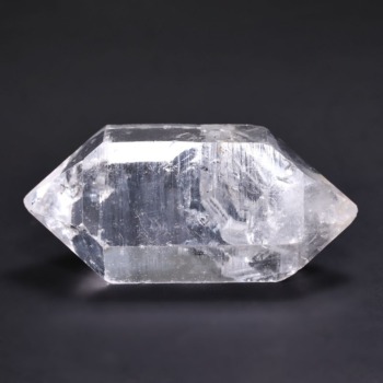 記念特価★[高品質]マダガスカル産水入り水晶ダブルポイント/グラファイトインクォーツ（原石ナチュラルポイント36.0g）(24th-ENHQA-0360IS)