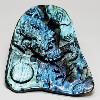 記念特価★マダガスカル産ラブラドライト龍彫刻（専用木製台座付属）(24th-LAB-DR2920IS)