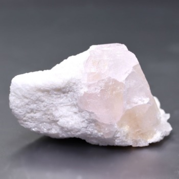 記念特価★パキスタン産モルガナイト共生原石（41.9g）(24th-MORGA-NP0419IS)