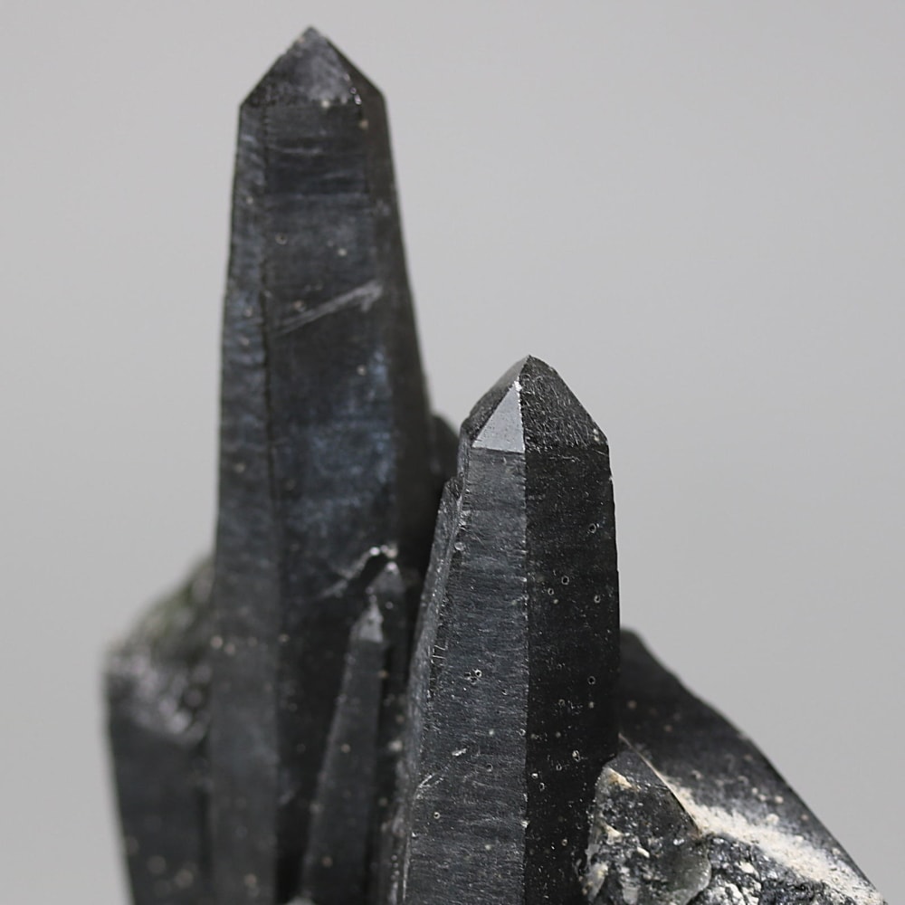 内モンゴル自治区産アクチノライトインクォーツ原石クラスター/通称グリーンクォーツ(ヘデンバーガイト&アクチノライト高密度内包)-slide-7