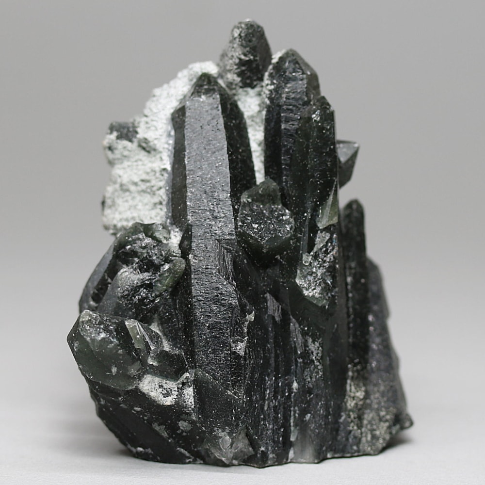 内モンゴル自治区産アクチノライトインクォーツ原石クラスター/通称グリーンクォーツ(ヘデンバーガイト&アクチノライト高密度内包)-slide-5