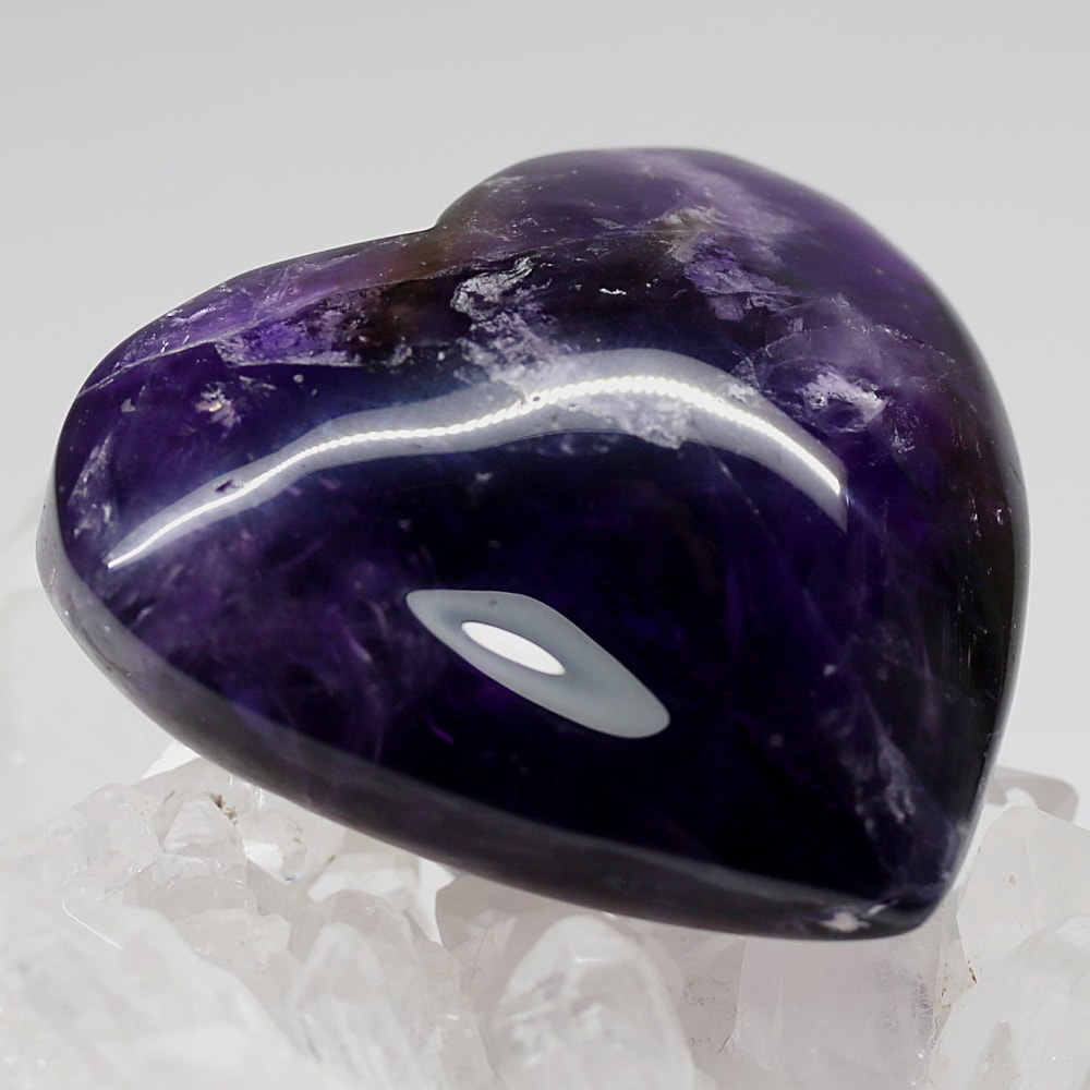 ブラジル産アメジストハートオブジェ(108g)-slide-3