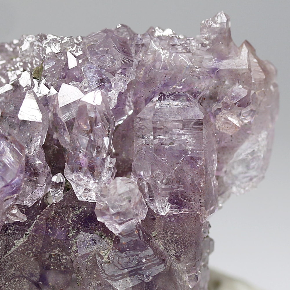 インド/カルール産アメジストエレスチャルクラスター(原石95.4g・レピドクロサイト内包・高透明度)-slide-8