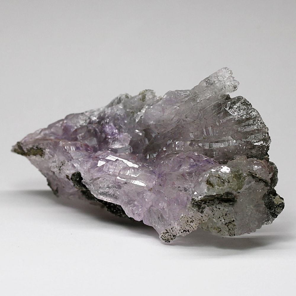 インド/カルール産アメジストエレスチャルクラスター(原石143g・レピドクロサイト内包)-slide-1