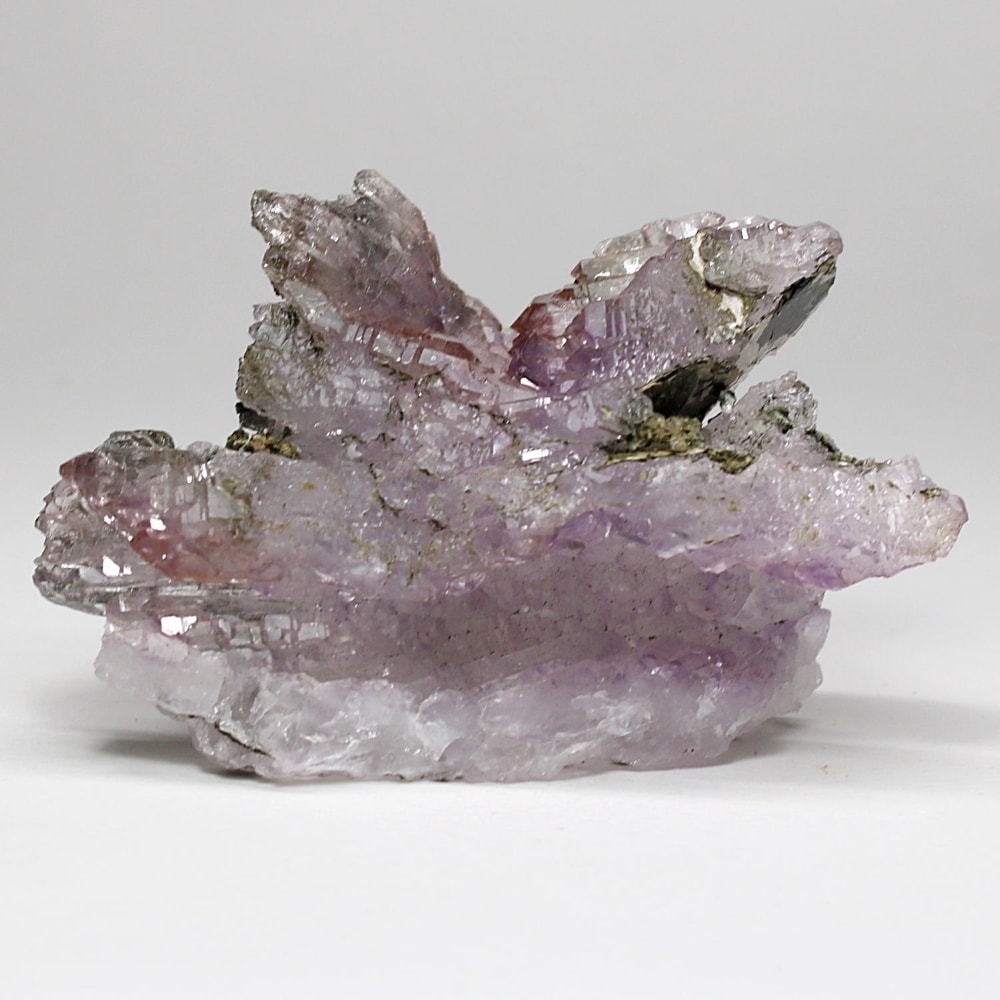 インド/カルール産アメジストエレスチャルクラスター(原石156g・レピドクロサイト内包・マイカ共生)-slide-0