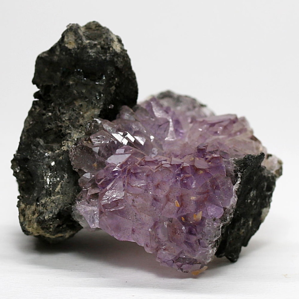 インド/カルール産アメジストエレスチャルクラスター(原石173g・レピドクロサイト内包)-slide-4