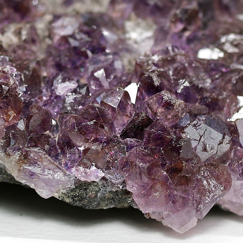 インド/カルール産アメジストエレスチャルクラスター(原石226g・レピドクロサイト、ゲーサイト内包・僅かにカルサイト共生)-slide-5
