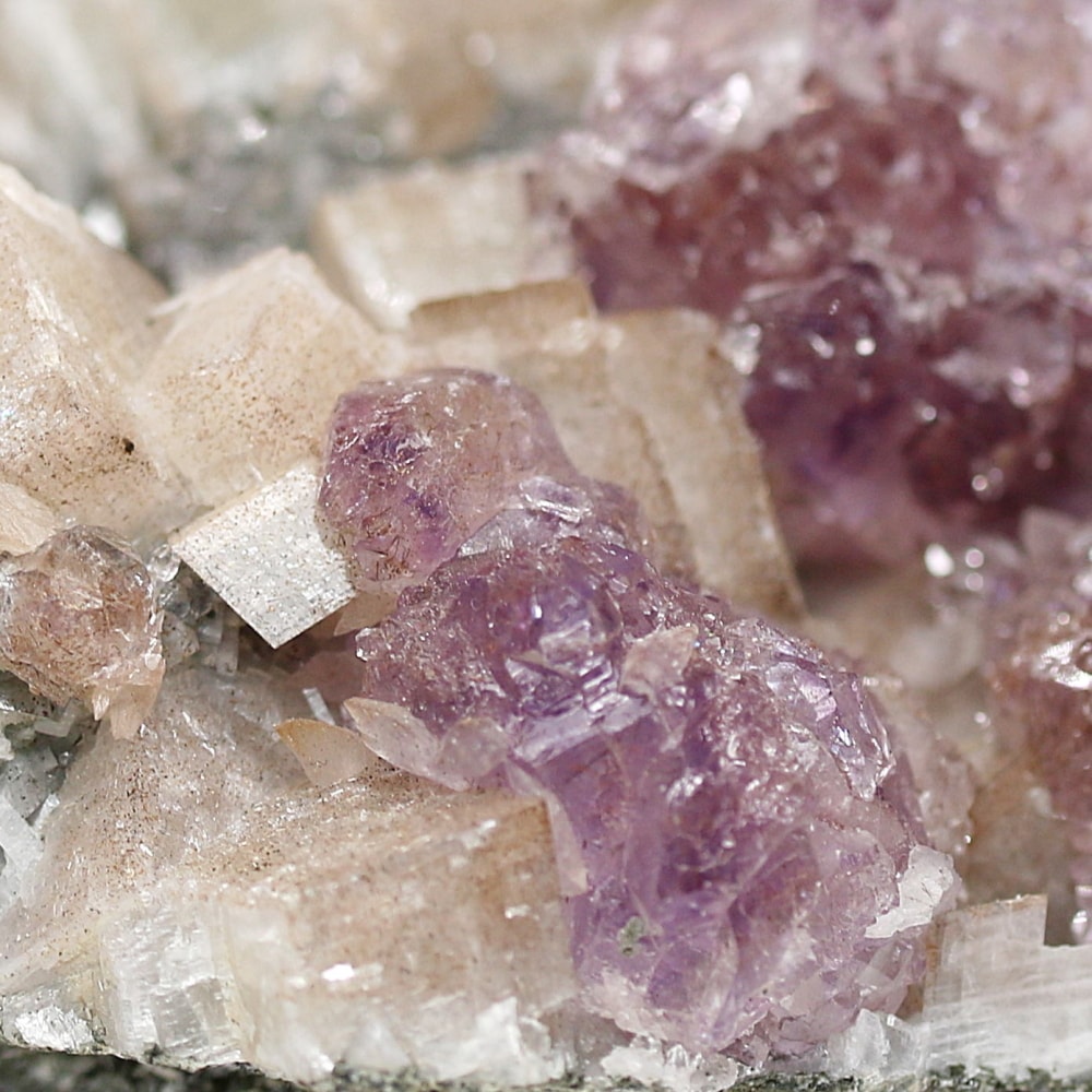 インド/カルール産アメジストエレスチャルクラスター(原石262g・レピドクロサイト内包・カルサイト共生)-slide-5