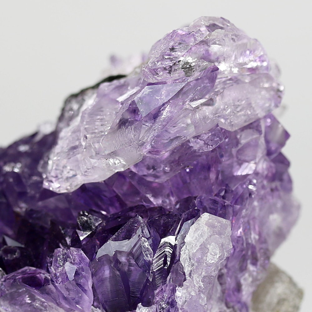 インド/カルール産アメジストエレスチャルクラスター(原石331g・マイカ共生・今では貴重な濃い紫)-slide-5