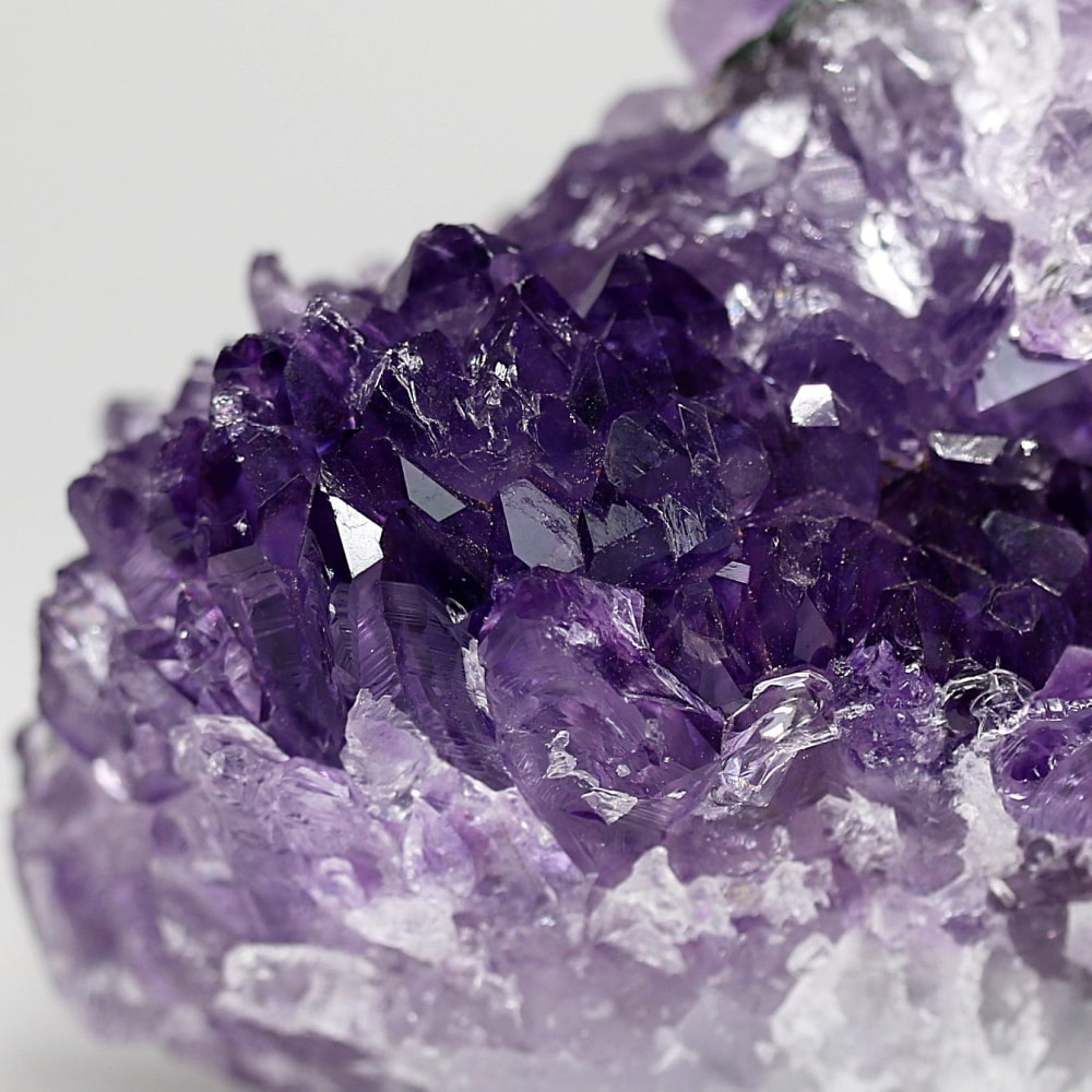 インド/カルール産アメジストエレスチャルクラスター(原石331g・マイカ共生・今では貴重な濃い紫)-slide-7