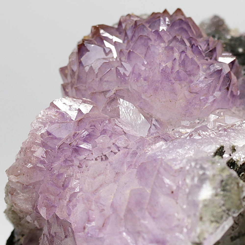 インド/カルール産アメジストエレスチャルクラスター(原石500g・ファセットにレピドクロサイト共生内包)-slide-8