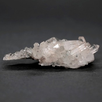 [高品質]コロンビア産レムリアンシードクラスター（原石23.5g／ほんのりピンク＆クローライト）(CLEQ-CL0235IS)