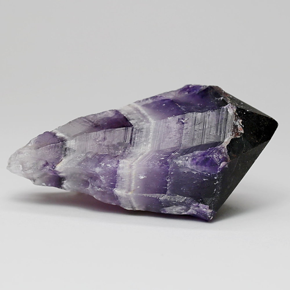 西インド/マハラシュトラ州産シェブロンアメジスト原石ナチュラルポイント(51.0g・ケープアメジスト)-slide-3