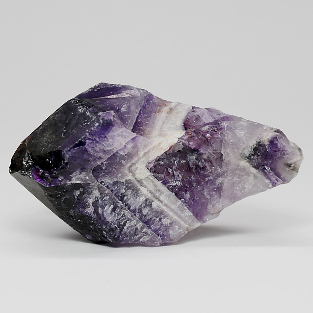 西インド/マハラシュトラ州産シェブロンアメジスト原石ナチュラルポイント(53.8g・ケープアメジスト)-slide-2