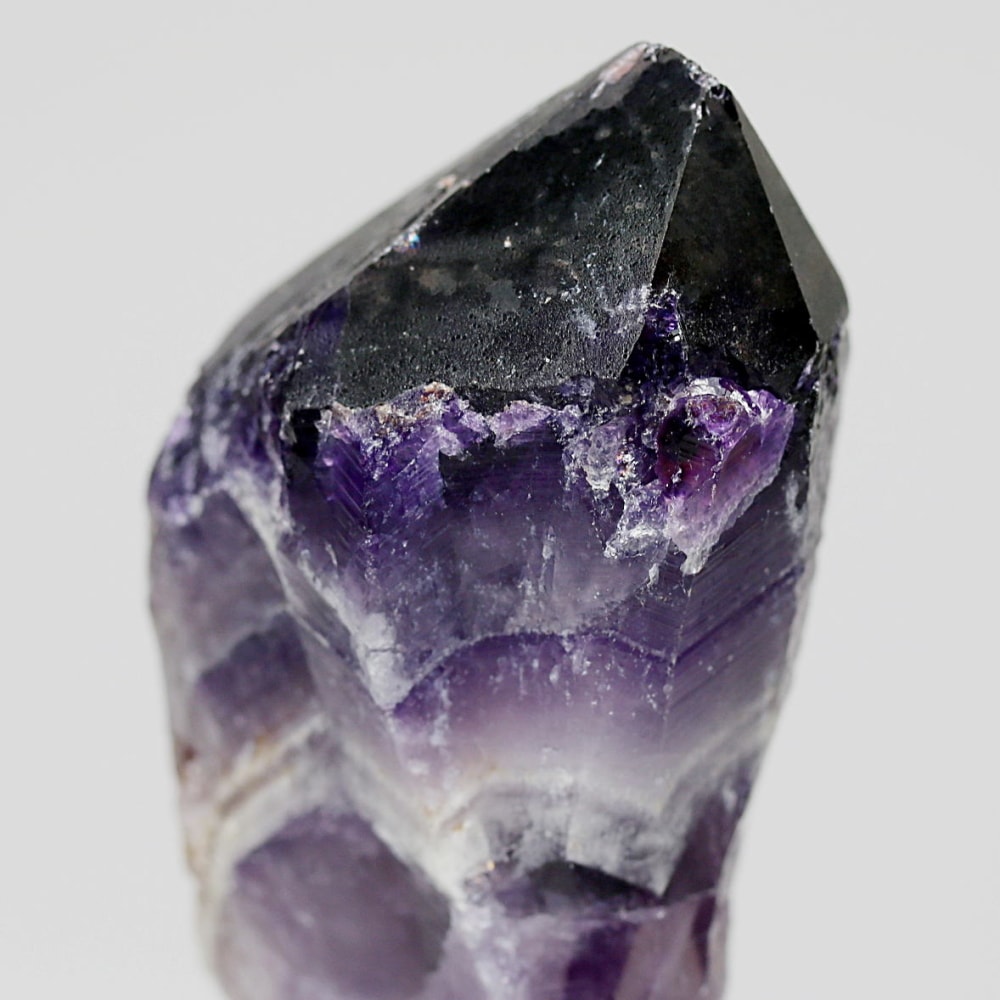 西インド/マハラシュトラ州産シェブロンアメジスト原石ナチュラルポイント(85.9g・ケープアメジスト)-slide-6