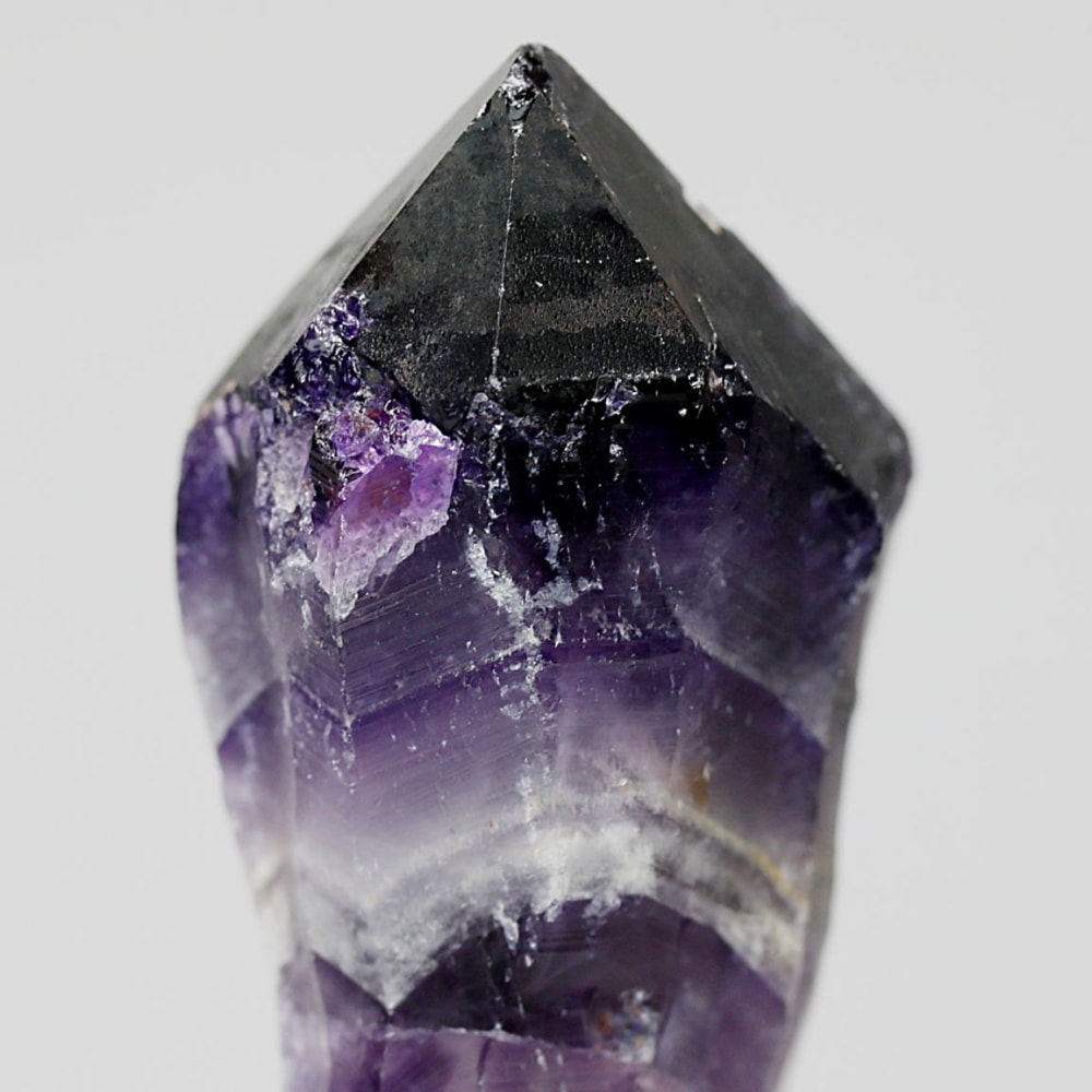 西インド/マハラシュトラ州産シェブロンアメジスト原石ナチュラルポイント(85.9g・ケープアメジスト)-slide-7