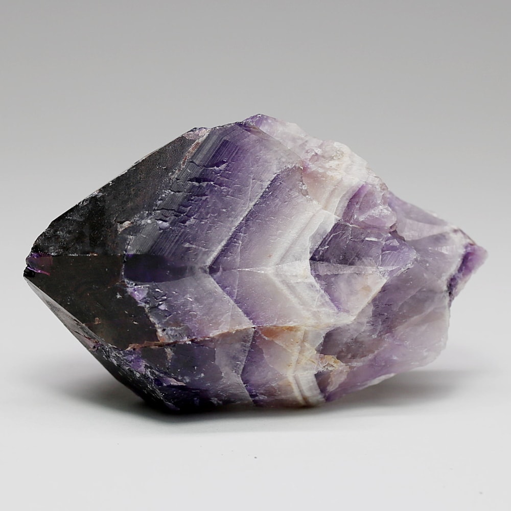 西インド/マハラシュトラ州産シェブロンアメジスト原石ナチュラルポイント(102g・ケープアメジスト)-slide-0