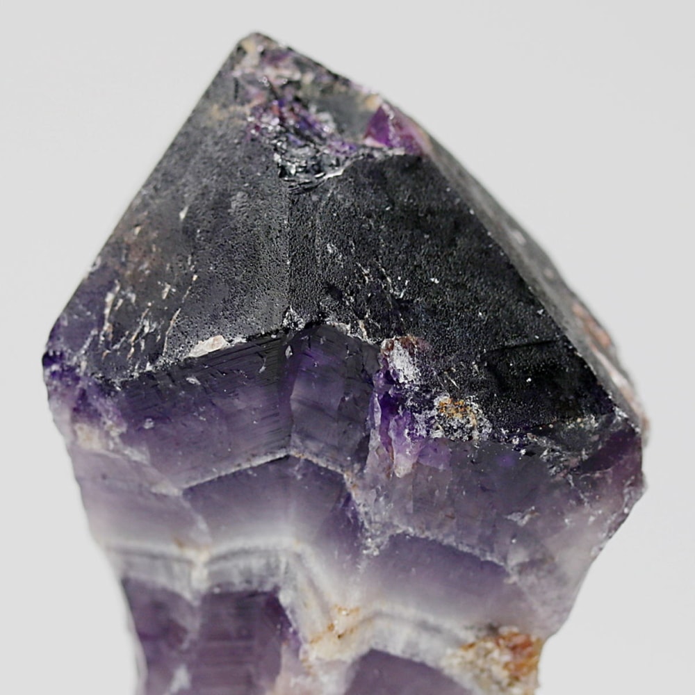 西インド/マハラシュトラ州産シェブロンアメジスト原石ナチュラルポイント(106g・ケープアメジスト)-slide-5