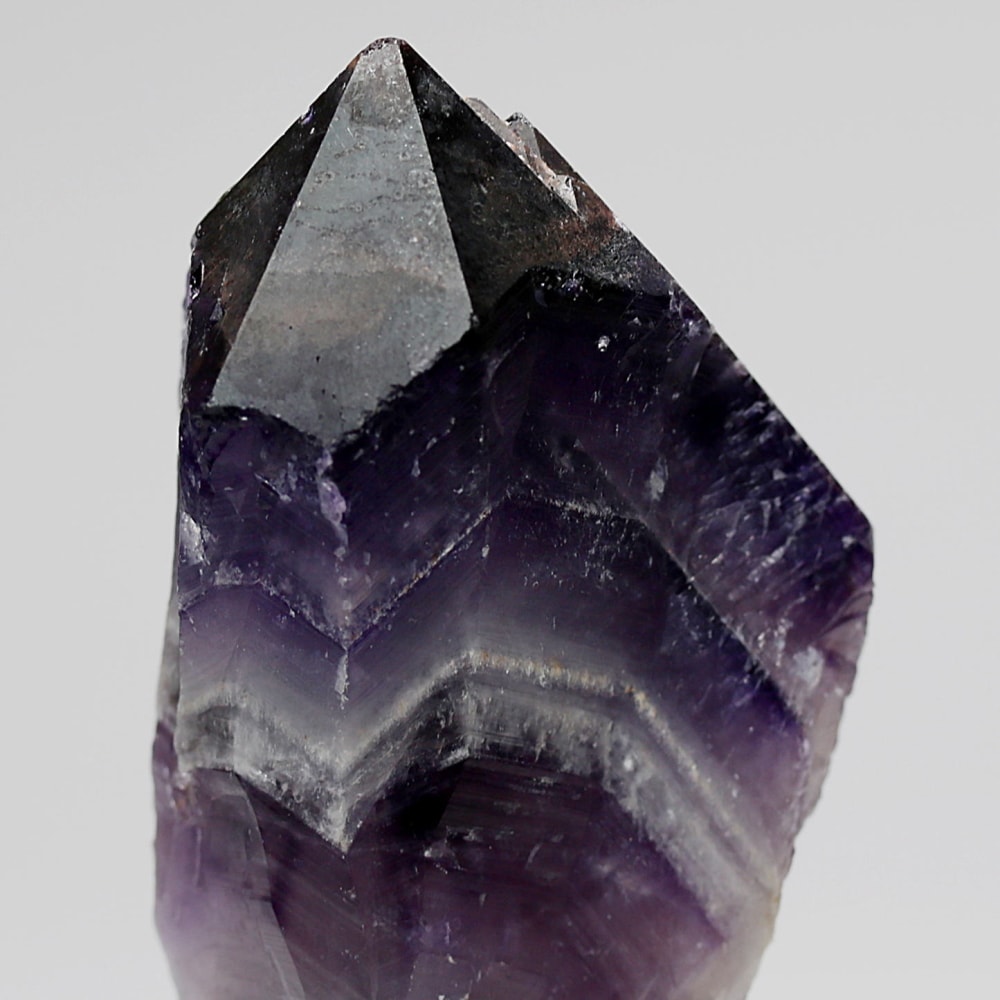 西インド/マハラシュトラ州産シェブロンアメジスト原石ナチュラルポイント(109g・ケープアメジスト)-slide-5