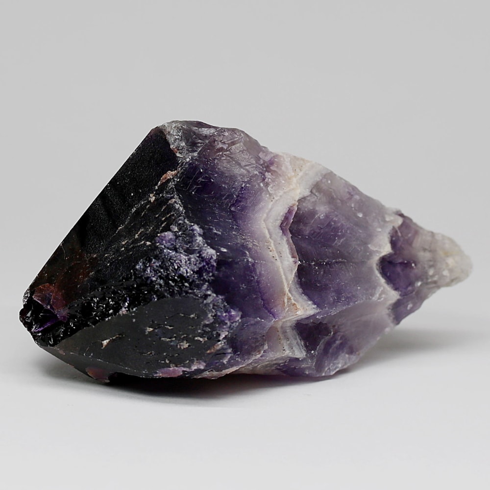 西インド/マハラシュトラ州産シェブロンアメジスト原石ナチュラルポイント(128g・ケープアメジスト)-slide-0