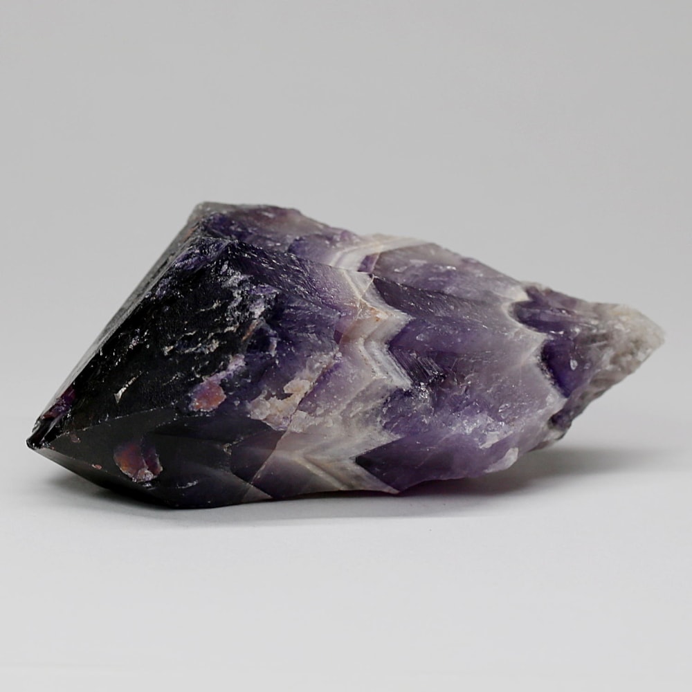 西インド/マハラシュトラ州産シェブロンアメジスト原石ナチュラルポイント(128g・ケープアメジスト)-slide-2