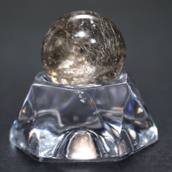 [特別価格/AA]ブラジル産ルチルクォーツ丸玉/ミニスフィア（球体直径19.1mm）(GLDR-SPH0191IS)