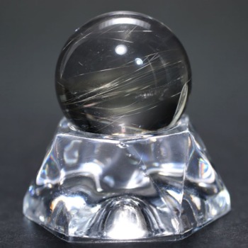 [特別価格/AA]ブラジル産ルチルクォーツ丸玉/ミニスフィア（球体直径22.0mm）(GLDR-SPH0220IS)