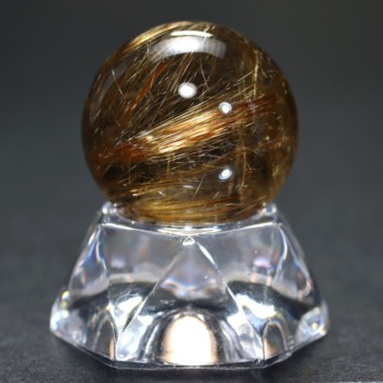 [高品質]ブラジル産ゴールドルチルクォーツ丸玉/スフィア（球体直径26.1mm）(GLDR-SPH0261IS)