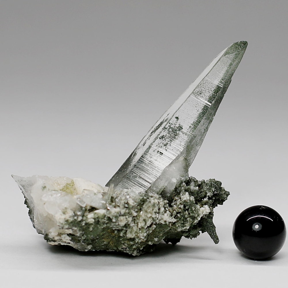 ガネッシュヒマール産ヒマラヤ水晶クラスター(ミニサイズ原石17.8g)-slide-8