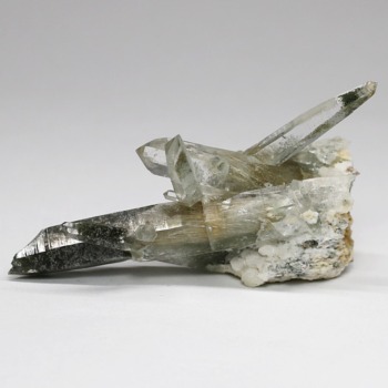 ガネッシュヒマール産ヒマラヤ水晶クラスター/角閃石内包（ミニサイズ原石21.8g）(GNEZ-CL0218)