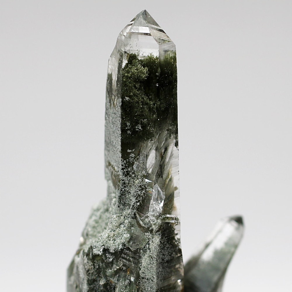 ガネッシュヒマール産ヒマラヤ水晶クラスター/角閃石内包(ミニサイズ原石23.5g)-slide-5