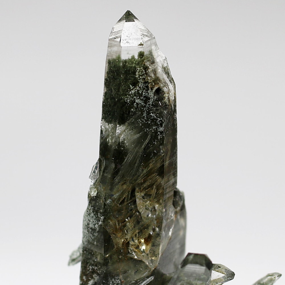 ガネッシュヒマール産ヒマラヤ水晶クラスター/角閃石内包(ミニサイズ原石23.5g)-slide-6