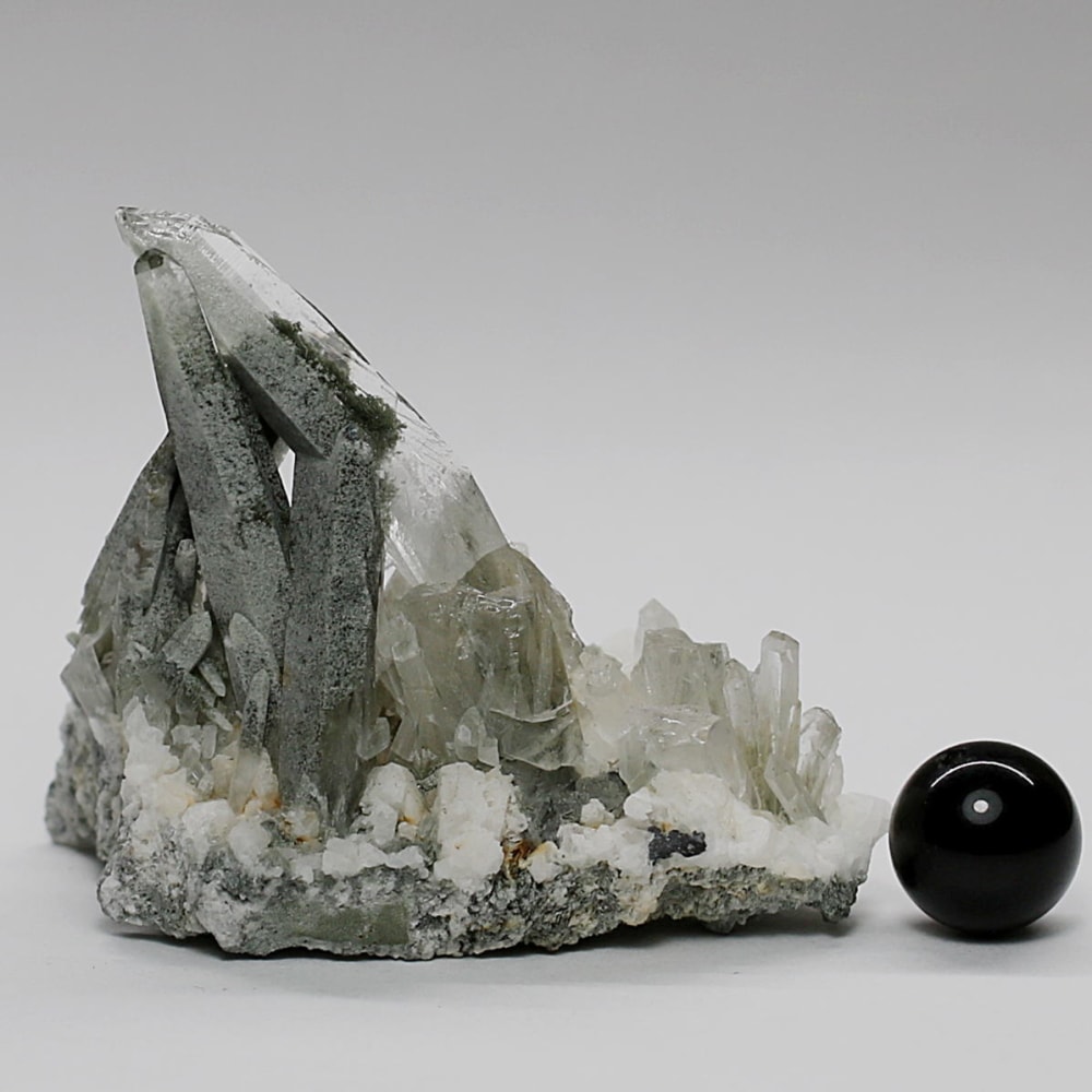 ガネッシュヒマール産ヒマラヤ水晶クラスター(ミニサイズ原石23.8g)-slide-8