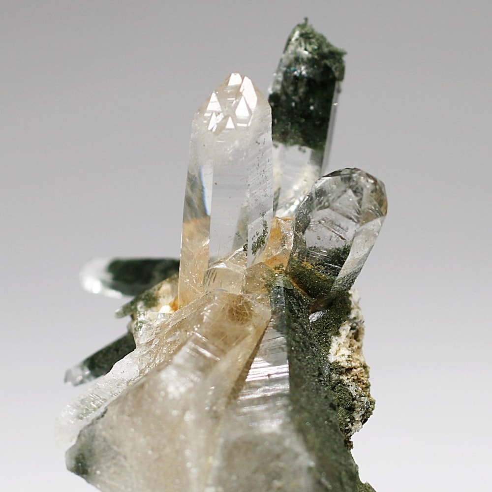 ガネッシュヒマール産ヒマラヤ水晶クラスター/角閃石内包(ミニサイズ原石27.6g)-slide-6