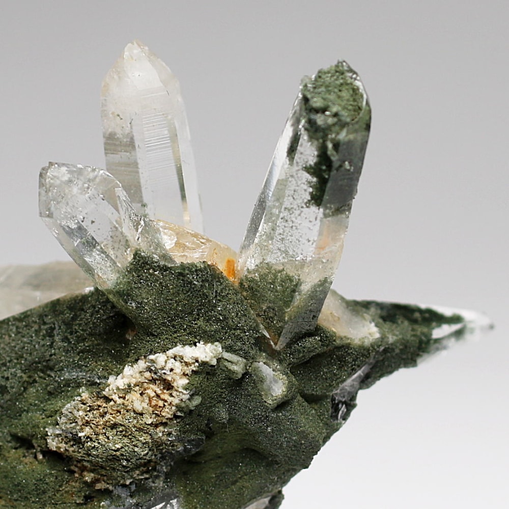 ガネッシュヒマール産ヒマラヤ水晶クラスター/角閃石内包(ミニサイズ原石27.6g)-slide-7