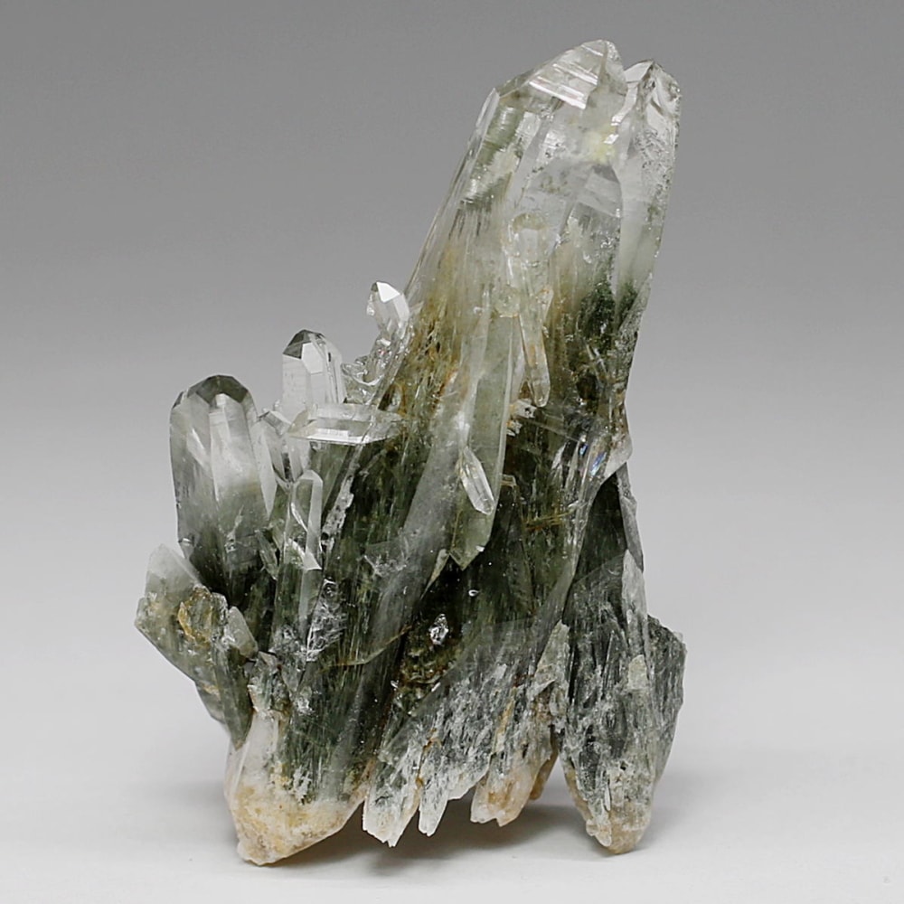 ガネッシュヒマール産ヒマラヤ水晶クラスター/角閃石内包(ミニサイズ原石31.8g)-slide-3