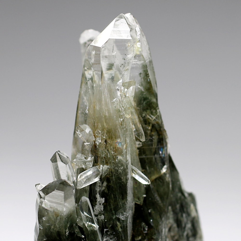 ガネッシュヒマール産ヒマラヤ水晶クラスター/角閃石内包(ミニサイズ原石31.8g)-slide-6