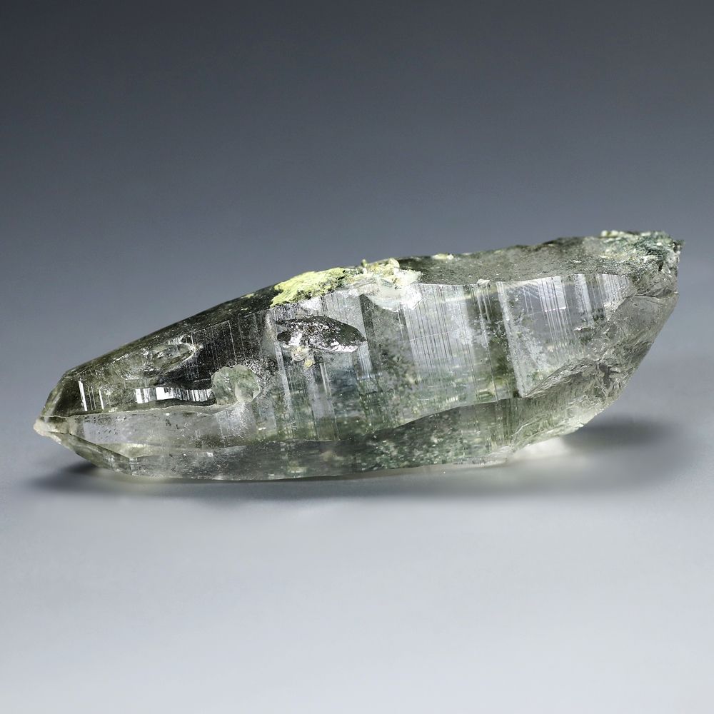 [ガネッシュヒマール/ラパ産]ヒマラヤ水晶原石ナチュラルポイント（全長80.7mm）