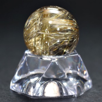 [高品質]ブラジル産タイチンルチルクォーツ丸玉/ミニスフィア（球体直径22.8mm）(GTHR-SPH0228IS)