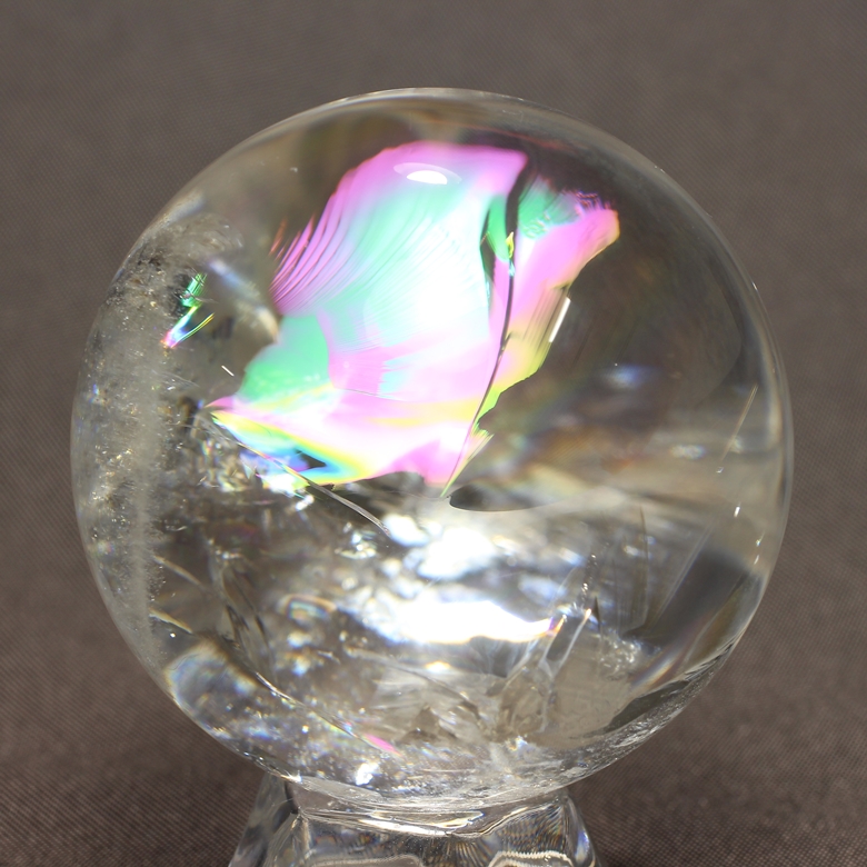 [高品質]レインボー水晶丸玉/アイリスクォーツスフィア（54.5mm）