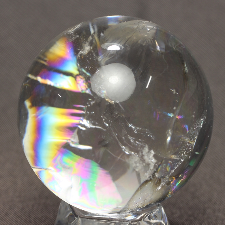 [最高品質]レインボー水晶丸玉/アイリスクォーツスフィア（46.5mm）