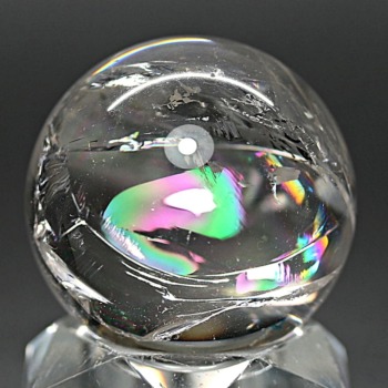[高品質]ブラジル産レインボー水晶玉/アイリスクォーツスフィア（丸玉直径約32.2mm）(IRQ-SP0463IS)