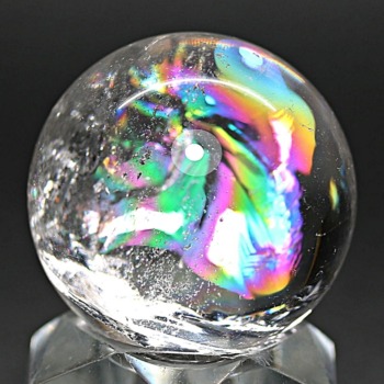 [高品質++]ブラジル産レインボー水晶玉/アイリスクォーツスフィア（丸玉直径約33.5mm）(IRQ-SP0525IS)