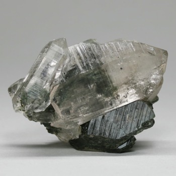 [高品質]インド/マニハール産ヒマラヤ水晶クラスター／ルチル針状結晶内包（原石101g）(MALQ-CL1010IS)