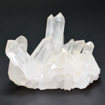 [高品質]マダガスカル産水晶クラスター/ホワイト（原石141g・タイムリンク）(MDGC-CL0140IS)