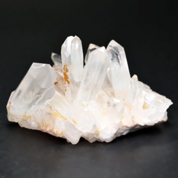 [高品質]マダガスカル産水晶クラスター/クリアイエロー（原石169g・タイムリンク＆レインボー）(MDGC-CL0169IS)