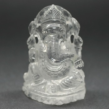 [高品質++]インド/マニハール産ヒマラヤ水晶ガネーシャ像（高さ約6.5cm/手のひらサイズ）(MHQZ-GN0959IS)