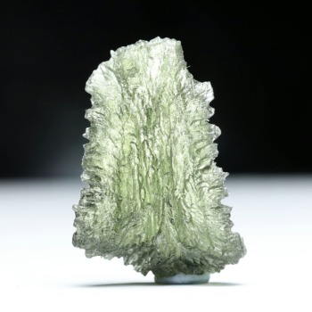 [チェコ共和国産]天然モルダバイト原石（3.5g）(MLDB-RF024IS)