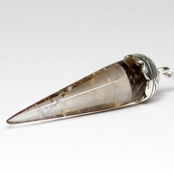 [特別価格]ブラジル産ルチルクォーツペンデュラム（ラウンドタイプ/全長約5.7cm・チェーン長さ約16cm）(MLUT-PD2801IS)